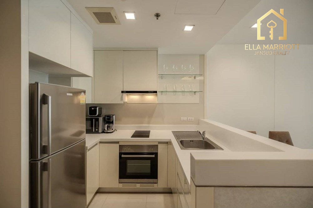 2-Bedroom Condo for Rent Newly Renovated High-Floor in Asoke 4