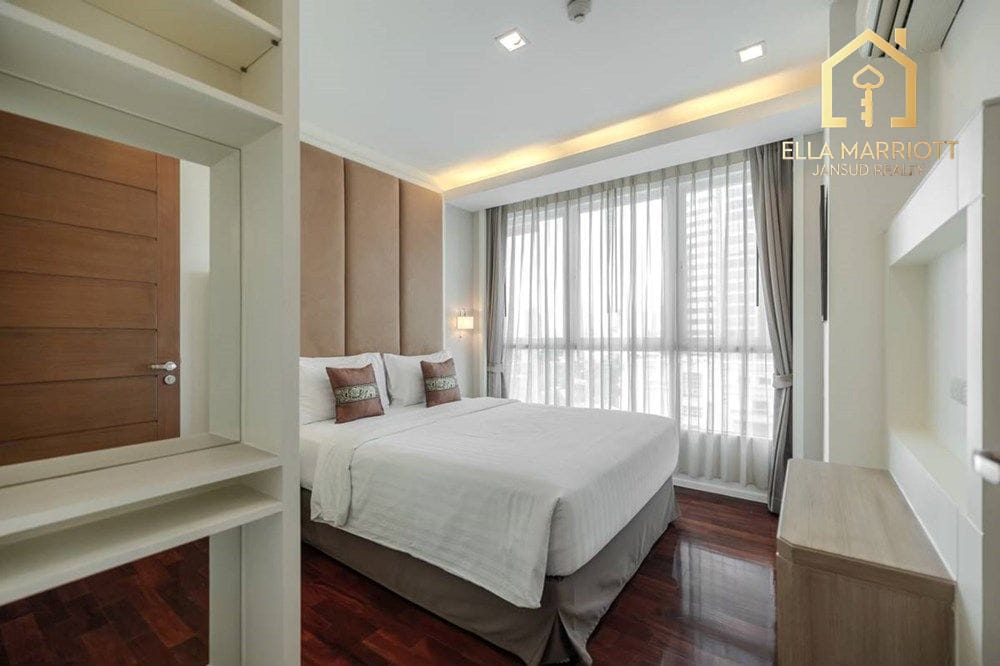 2-Bedroom Condo for Rent Newly Renovated High-Floor in Asoke 9