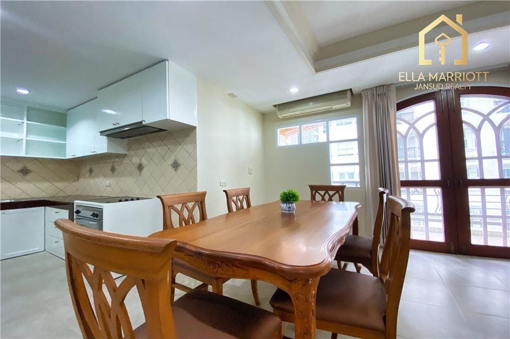 3BR Condo for Rent at 55K | 150sqm | Sukhumvit 24 Near BTS Phrom Phong 2