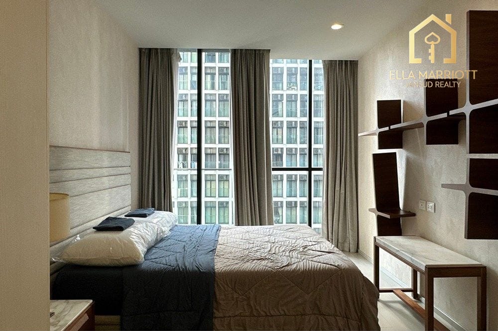 Modern Urban Condo Steps from BTS Phloen Chit in Bangkok 12