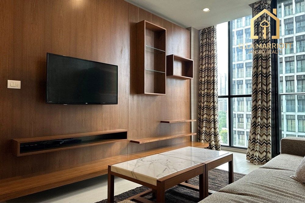 Modern Urban Condo Steps from BTS Phloen Chit in Bangkok 3