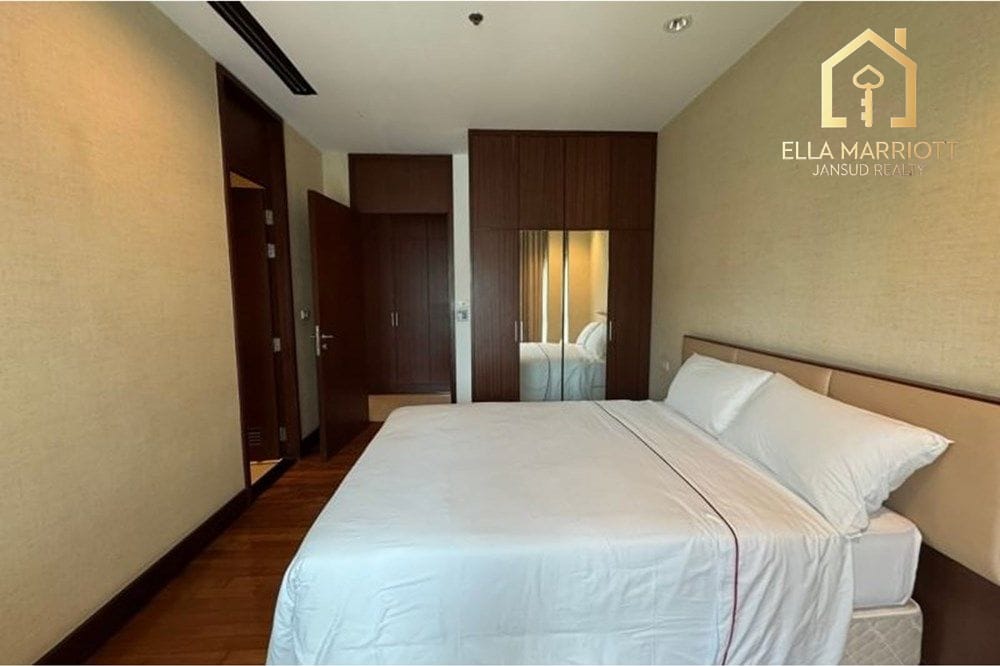 Spacious 3BR Condo for Rent 150K | 220sqm | Pet-Friendly | 16 mins Walk to BTS Phloen Chit 11