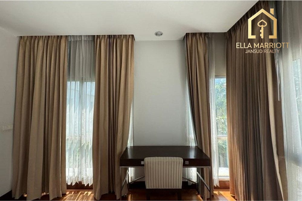 Spacious 3BR Condo for Rent 150K | 220sqm | Pet-Friendly | 16 mins Walk to BTS Phloen Chit 13