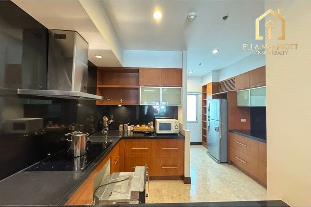 Spacious 3BR Condo for Rent 150K | 220sqm | Pet-Friendly | 16 mins Walk to BTS Phloen Chit 3