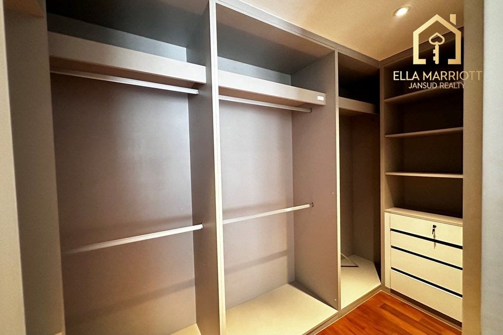 3-Bedroom Condo in Watthana, Bangkok 6