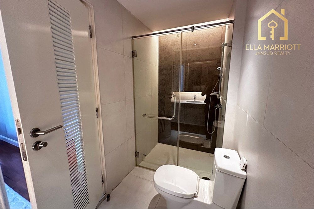 3-Bedroom Condo in Watthana, Bangkok 9