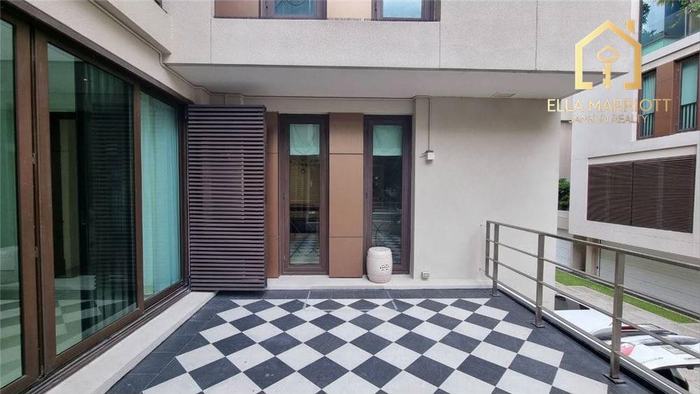 Zur Miete: 3-Zimmer-Eigentumswohnung in Baan Lux Sathon mit privatem Swimmingpool. 6