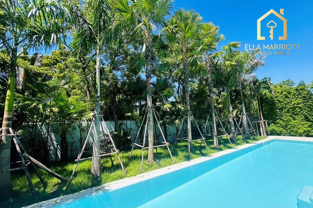 Villa mit 4 Schlafzimmern in Beverly Hills Chaengwattana 15