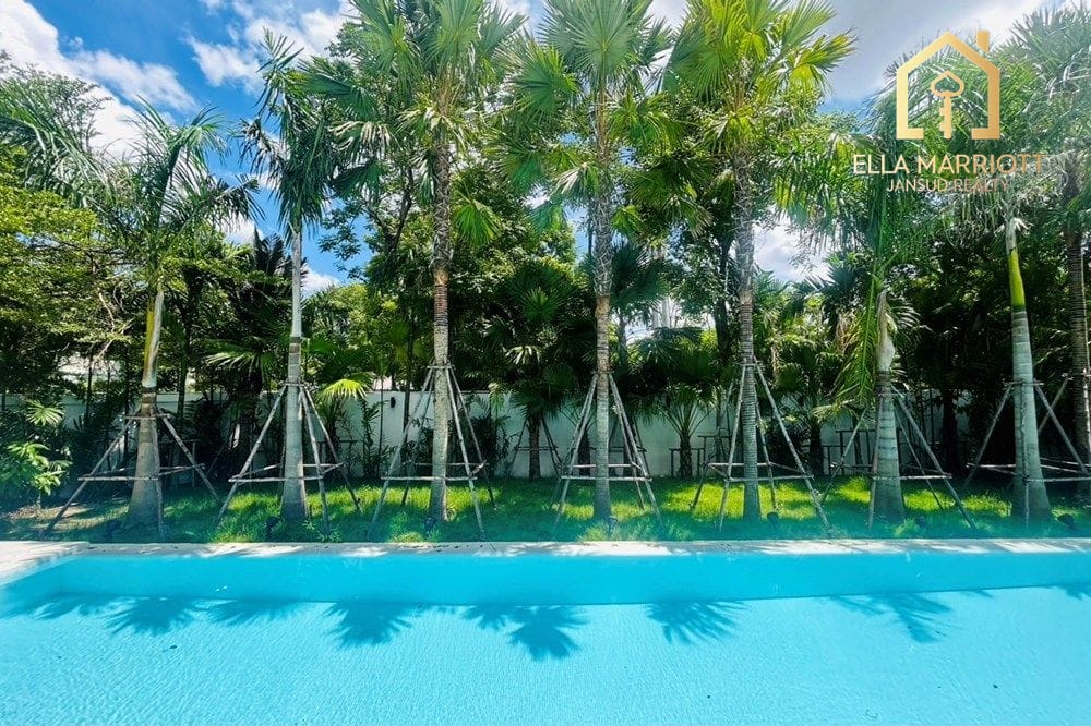 Villa mit 4 Schlafzimmern in Beverly Hills Chaengwattana 21
