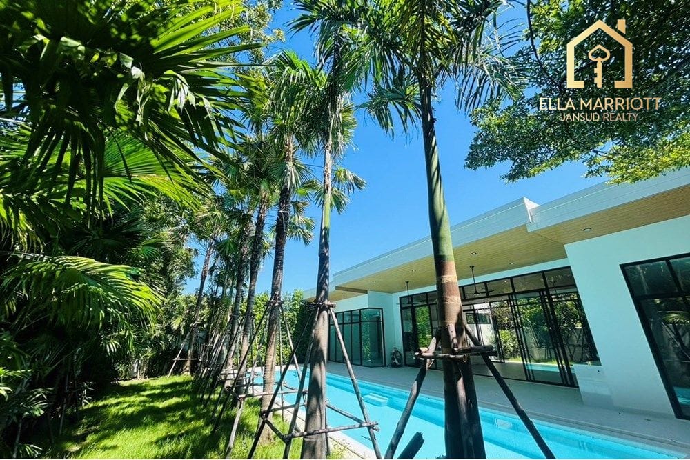 Villa mit 4 Schlafzimmern in Beverly Hills Chaengwattana 4