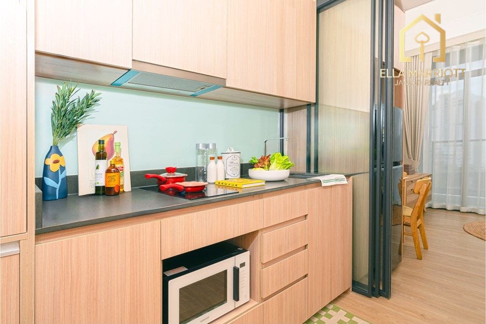 Chic Bangkok Condo: Urban Living Redefined 4