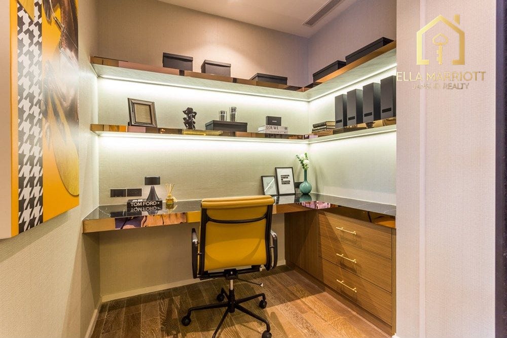 2-Bedroom Condo at MUNIQ LANGSUAN — 18 min walk to BTS Ratchadamri 10