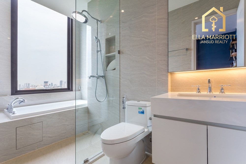 2-Bedroom Condo at MUNIQ LANGSUAN — 18 min walk to BTS Ratchadamri 11