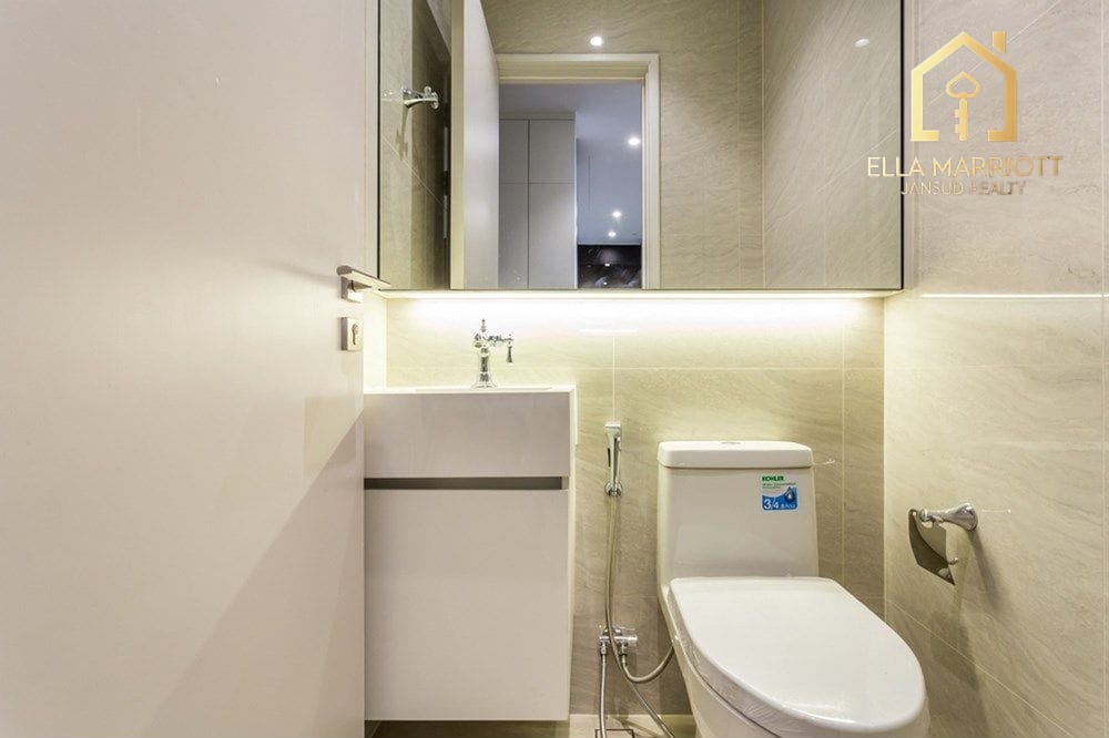 2-Bedroom Condo at MUNIQ LANGSUAN — 18 min walk to BTS Ratchadamri 14