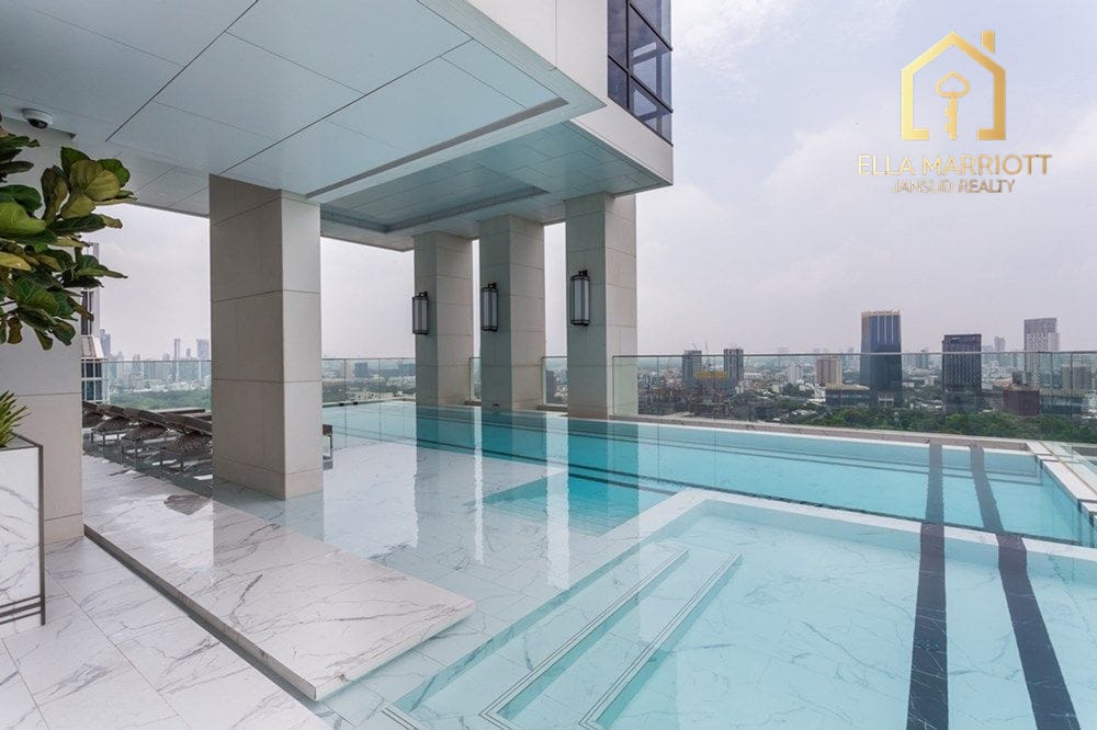 2-Bedroom Condo at MUNIQ LANGSUAN — 18 min walk to BTS Ratchadamri 20