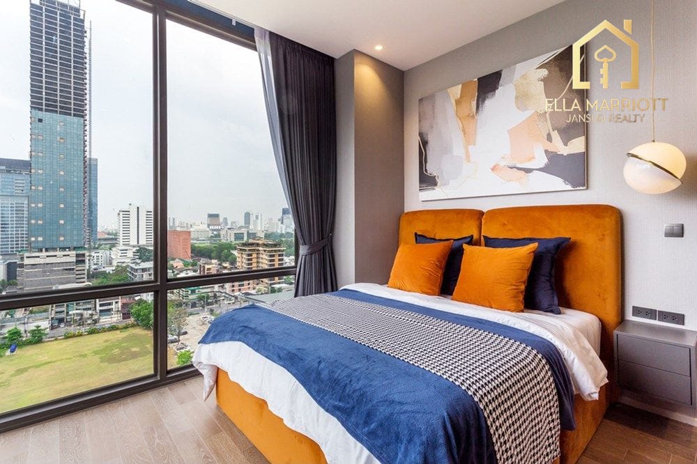 2-Bedroom Condo at MUNIQ LANGSUAN — 18 min walk to BTS Ratchadamri 7