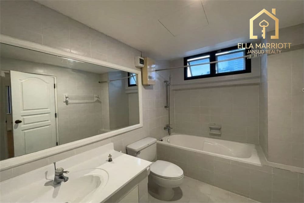 Thonglor | Newly Reno 300sqm 3BR | Pets All Sizes | Near BTS 7
