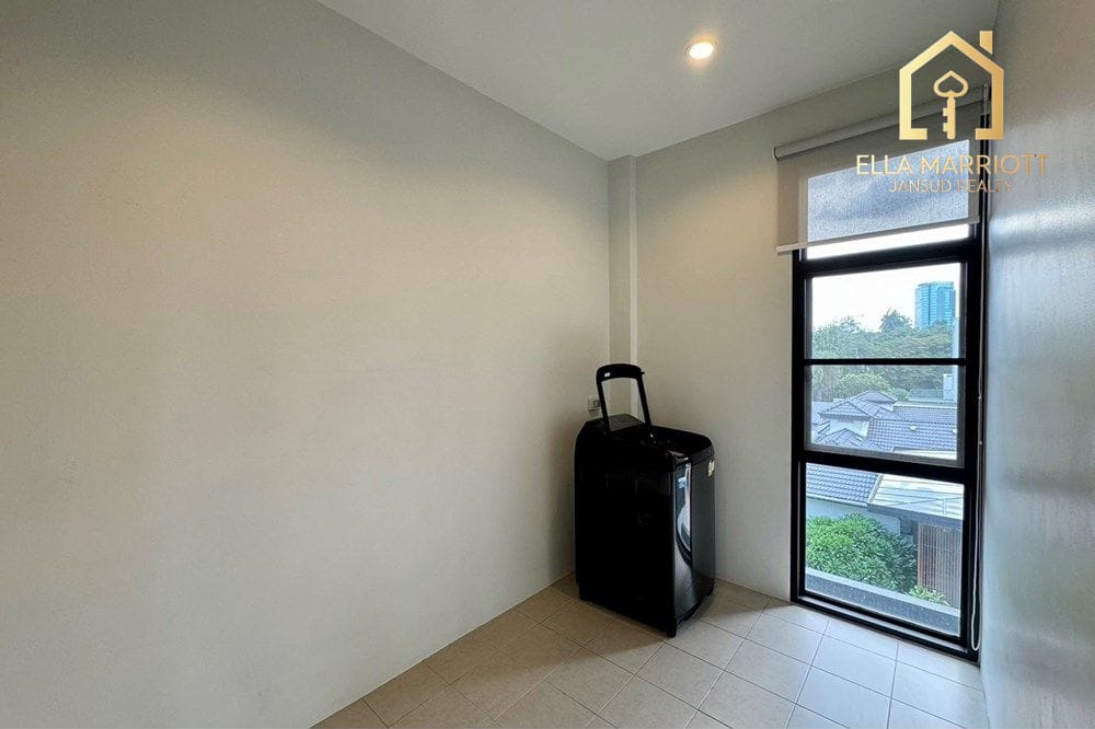 Rent 52K | 120sqm 2BR | Steps to BTS Thonglor | Pet-Friendly 9