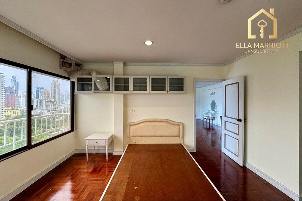 3-Bedroom Condo for Rent - Duplex Penthouse with Private Garden 12