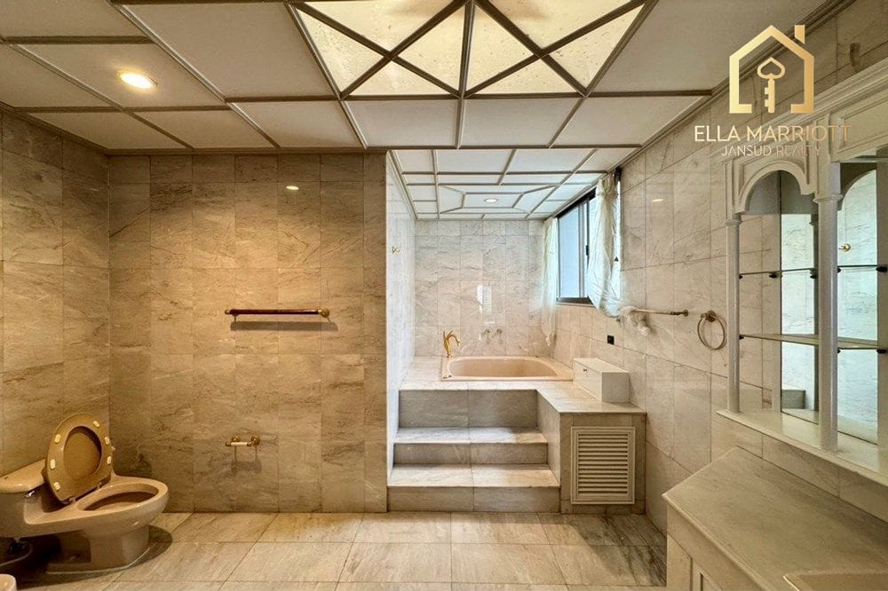 3-Bedroom Condo for Rent - Duplex Penthouse with Private Garden 18