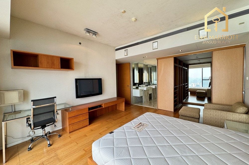 3-Bedroom Condo at The Met near BTS Chong Nonsi — 10 mins walk 7