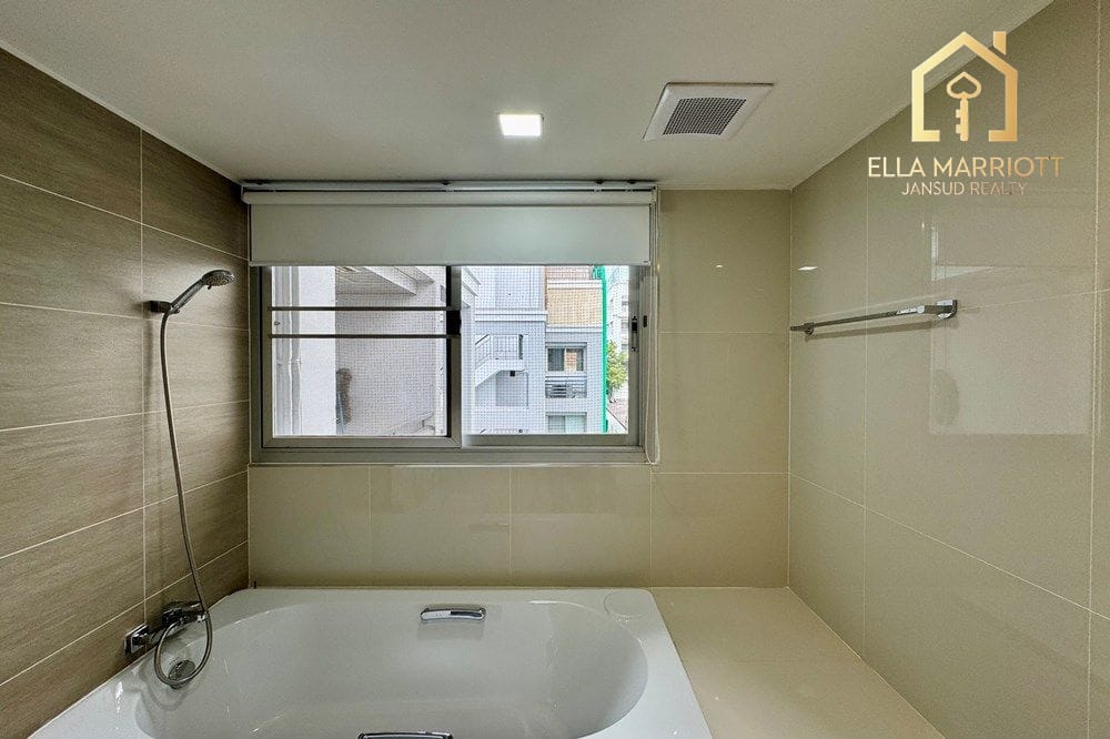 2-Schlafzimmer-Wohnung zur Miete in Thonglor - 150 m² 13