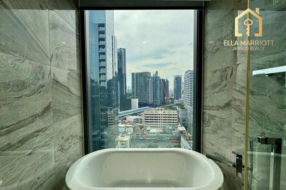 3-Bedroom Condo at LAVIQ Sukhumvit 57 — 6 min walk to BTS Thong Lo 17