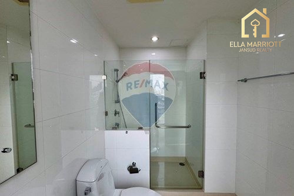 3-Bedroom Condo at Baan Siri 24 — 10 min walk to BTS Phrom Phong 13