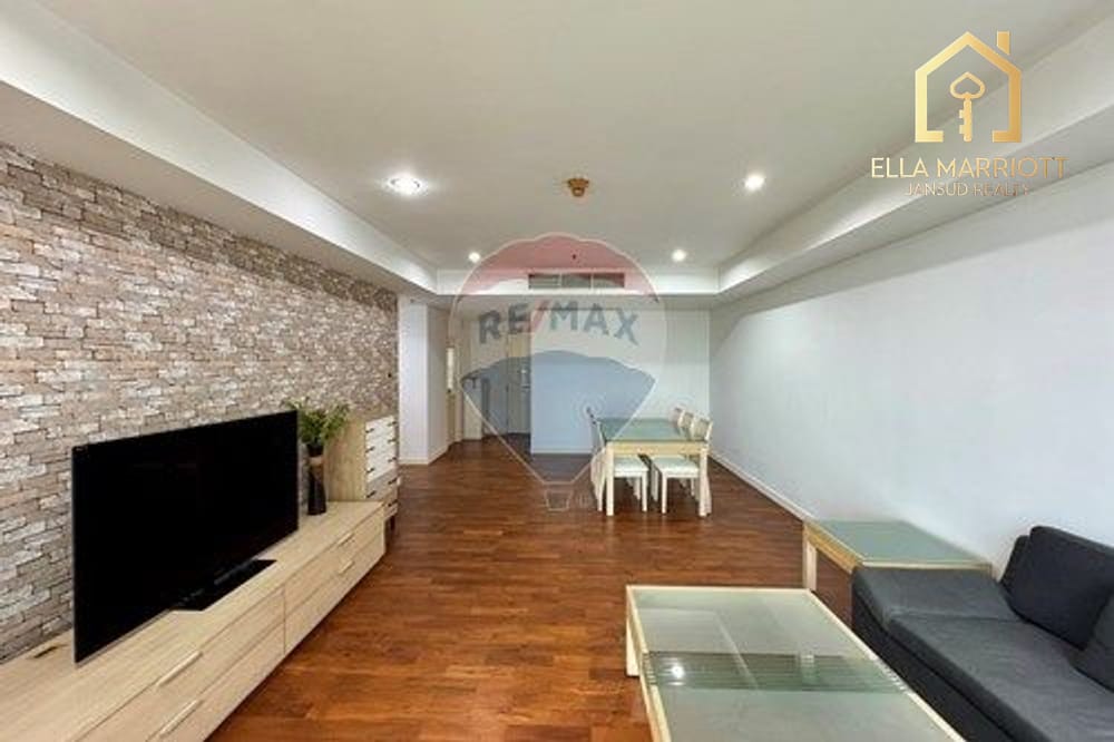 3-Bedroom Condo at Baan Siri 24 — 10 min walk to BTS Phrom Phong 2