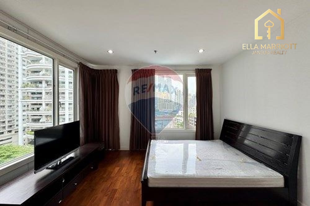 3-Bedroom Condo at Baan Siri 24 — 10 min walk to BTS Phrom Phong 3