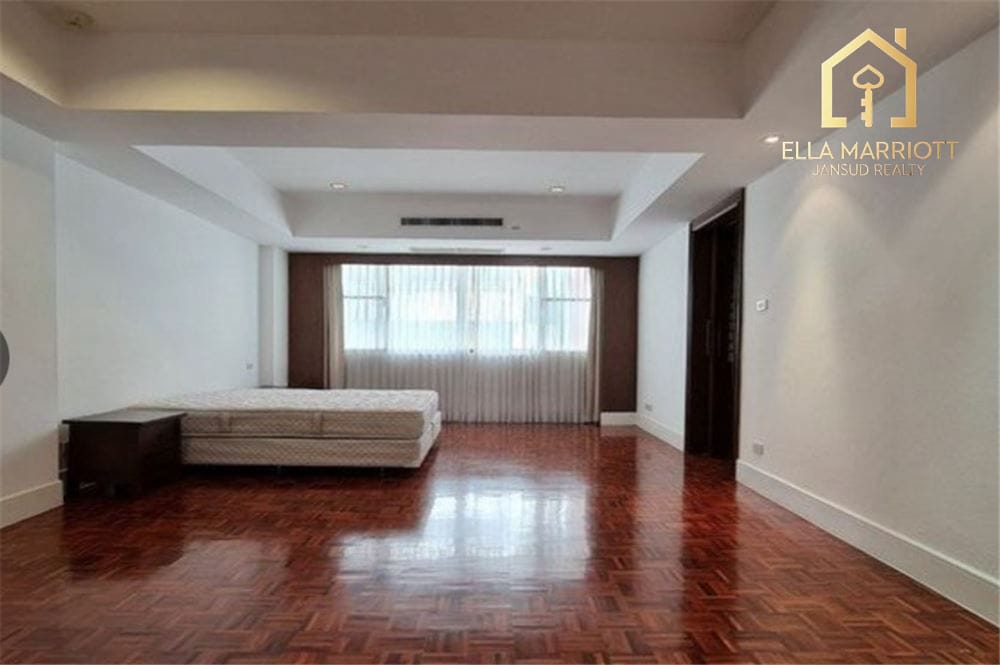 3 Bedroom Low-Rise Apartment for Rent in Sukhumvit, Phrom Phong 11