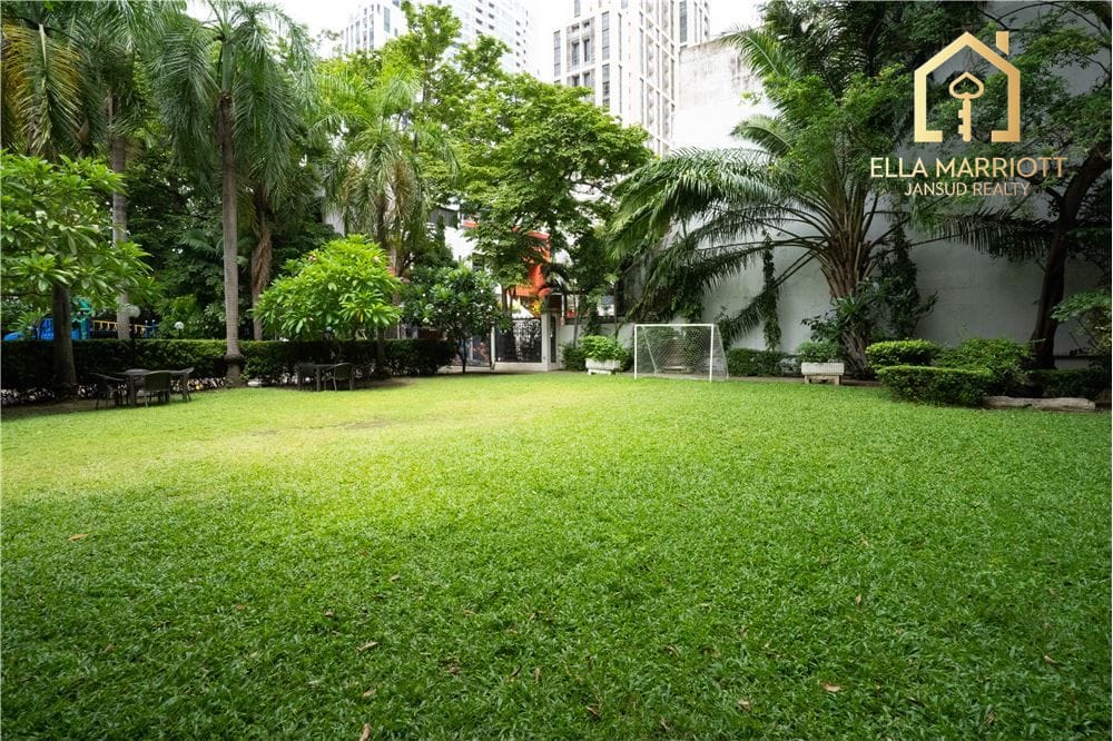 3 Bedroom Low-Rise Apartment for Rent in Sukhumvit, Phrom Phong 14