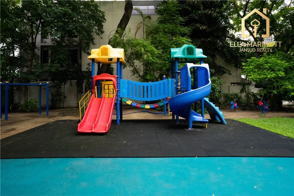 3 Bedroom Low-Rise Apartment for Rent in Sukhumvit, Phrom Phong 17