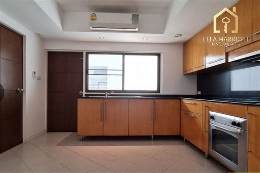 3 Bedroom Low-Rise Apartment for Rent in Sukhumvit, Phrom Phong 7