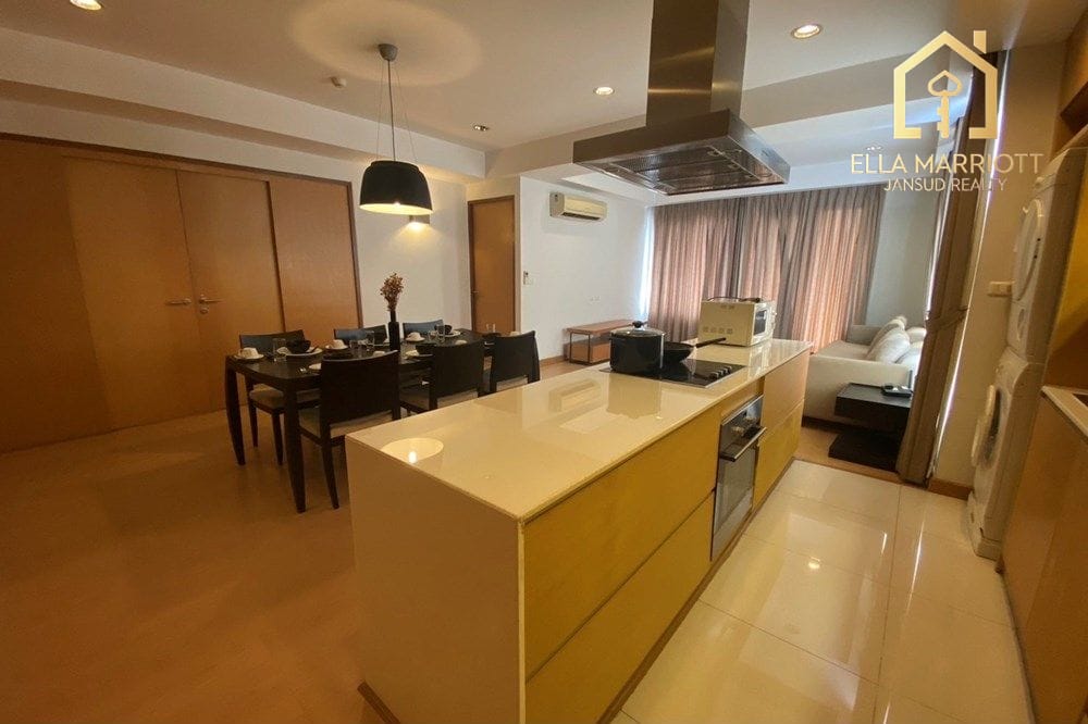 Luxurious Sukhumvit Condo for Rent: 3 Bed, 160m² 2