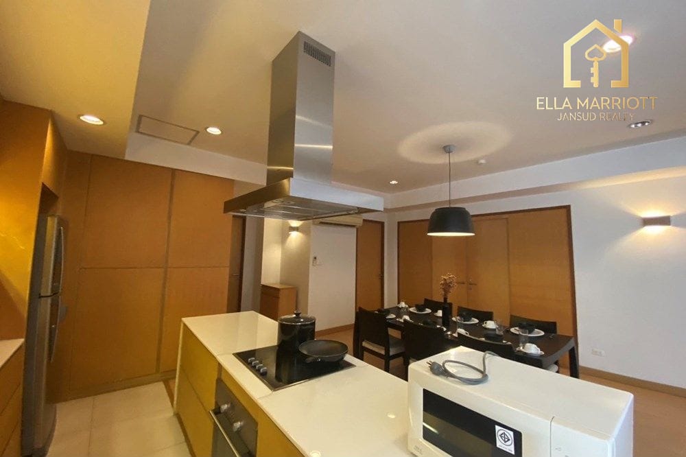 Luxurious Sukhumvit Condo for Rent: 3 Bed, 160m² 4