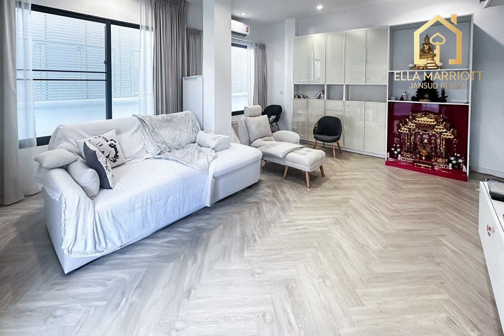 Luxuriöses Stadthaus in Suan Luang – Modernes Wohnen mit pulsierenden Annehmlichkeiten 4