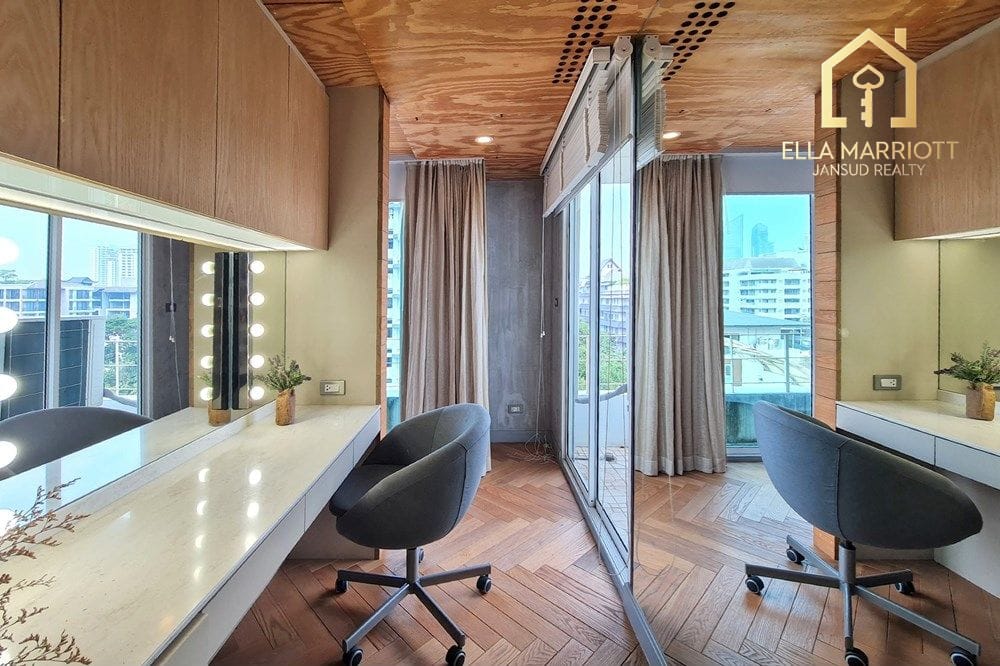 RARE! 2BR Pet-Friendly Loft in Prime Sukhumvit Phromphong 10