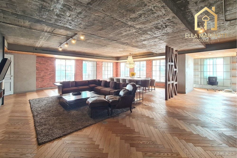 RARE! 2BR Pet-Friendly Loft in Prime Sukhumvit Phromphong 2