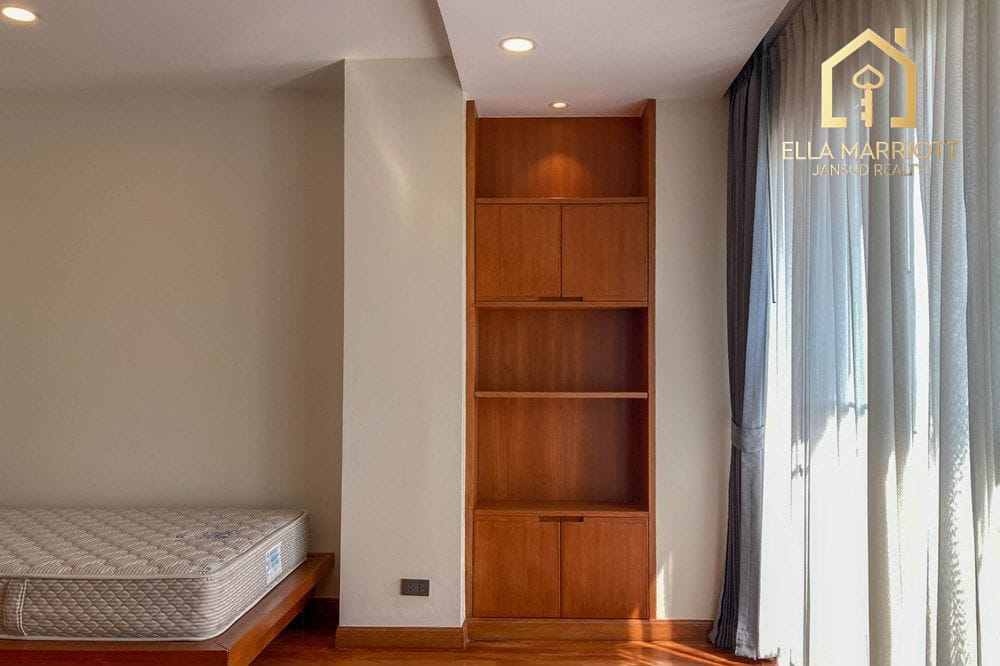 4 bed for rent pet friendly BTS Nana -Asoke near Queen Sirikit Park 15