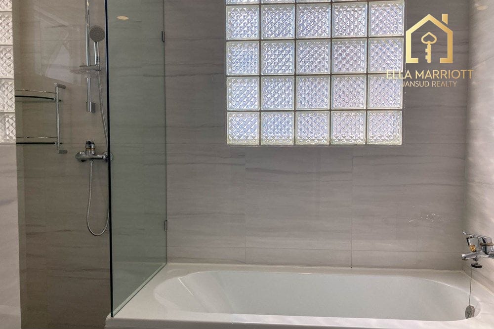 4 bed for rent pet friendly BTS Nana -Asoke near Queen Sirikit Park 23