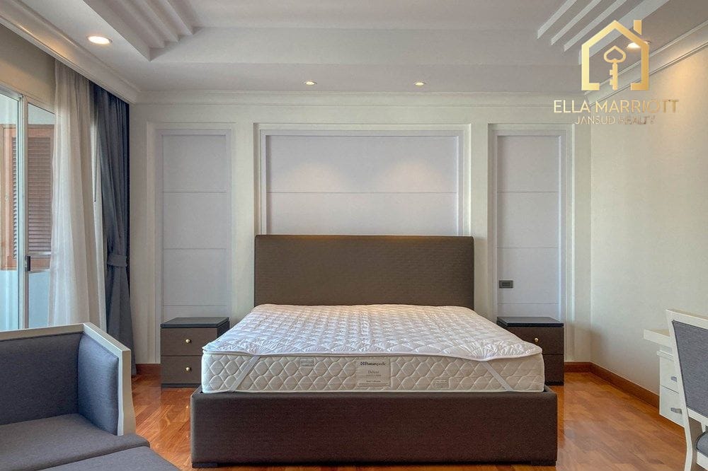 4 bed for rent pet friendly BTS Nana -Asoke near Queen Sirikit Park 25