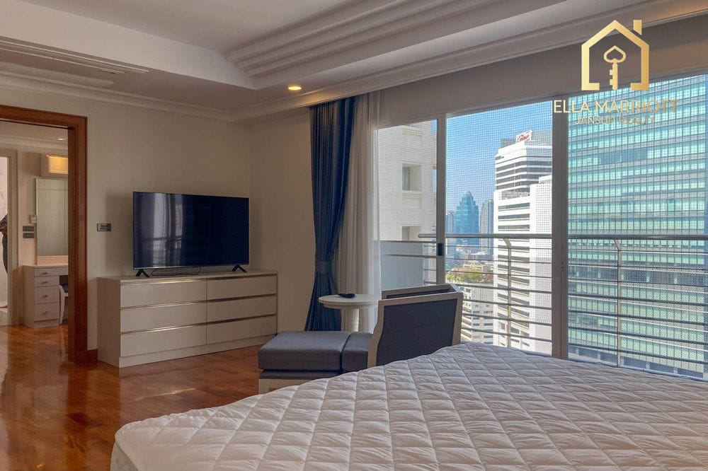 4 bed for rent pet friendly BTS Nana -Asoke near Queen Sirikit Park 26