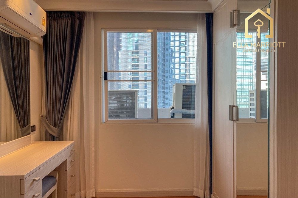 4 bed for rent pet friendly BTS Nana -Asoke near Queen Sirikit Park 27