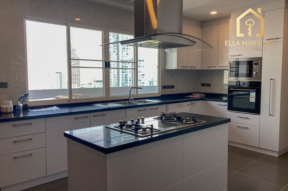 4 bed for rent pet friendly BTS Nana -Asoke near Queen Sirikit Park 7
