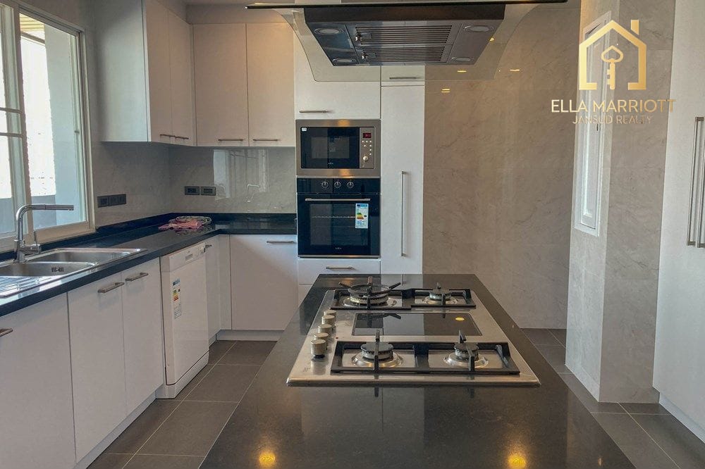 4 bed for rent pet friendly BTS Nana -Asoke near Queen Sirikit Park 8