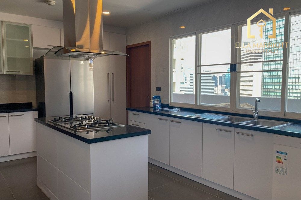 4 bed for rent pet friendly BTS Nana -Asoke near Queen Sirikit Park 9