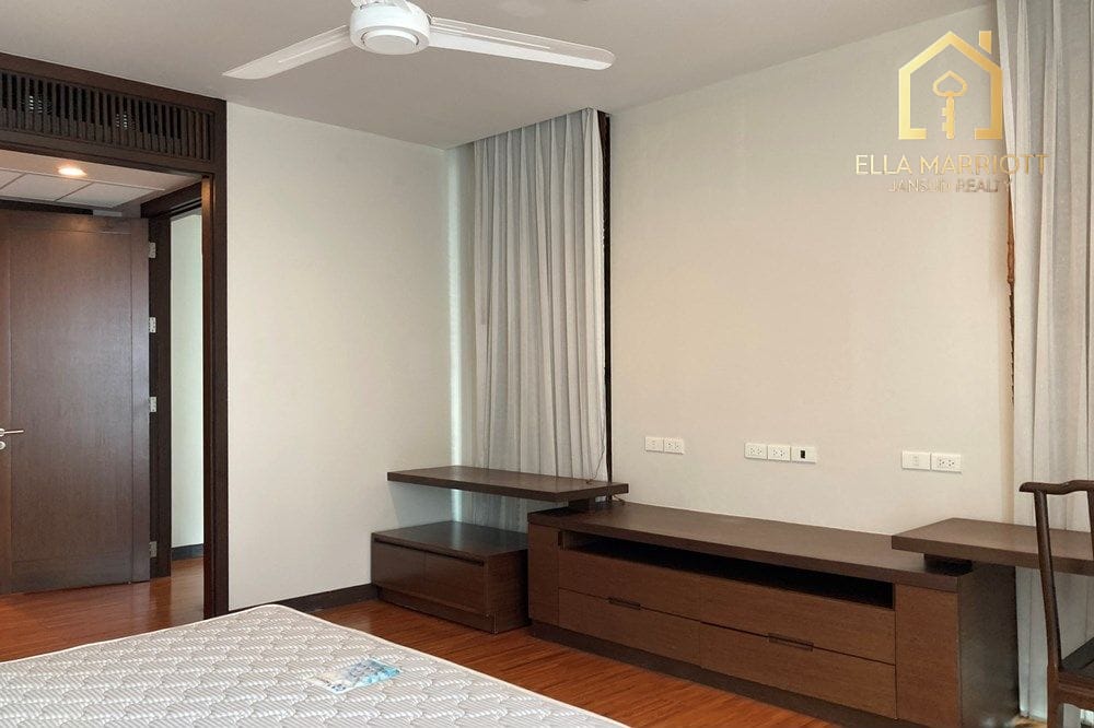 Luxury 550sqm Duplex Sky Villa for Rent near Thonglor BTS - 4+1 Bedrooms 35