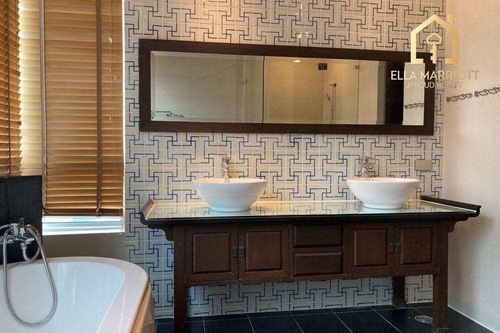 Luxury 550sqm Duplex Sky Villa for Rent near Thonglor BTS - 4+1 Bedrooms 47