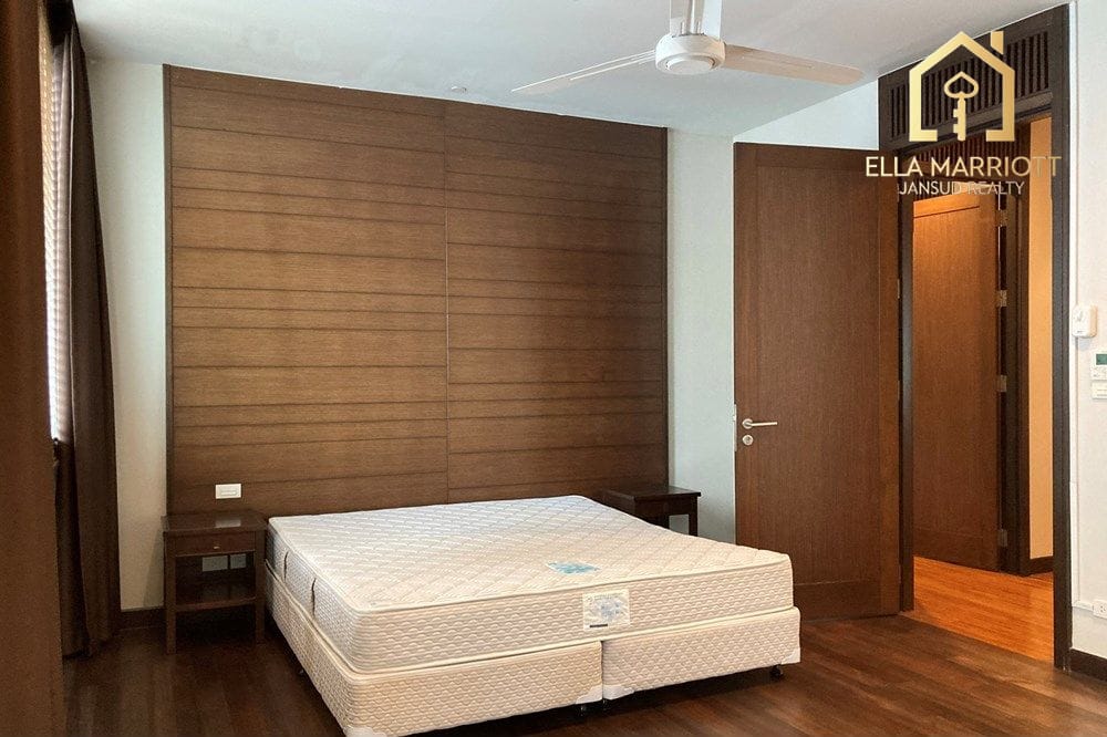 Luxury 550sqm Duplex Sky Villa for Rent near Thonglor BTS - 4+1 Bedrooms 49